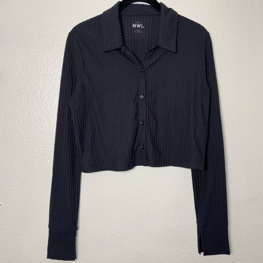 Black Ribbed Button-Front Crop Sweater - Picture 9 of 16